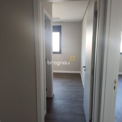 Apartamento com 98m², 3 quartos (sendo 3 suítes), 3 garagens, no bairro Trindade em Florianópolis
