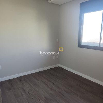 Apartamento com 98m², 3 quartos (sendo 3 suítes), 3 garagens, no bairro Trindade em Florianópolis