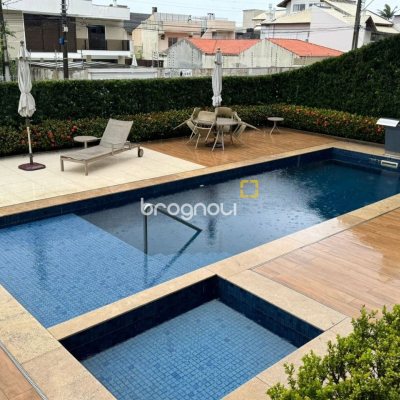 Apartamento com 124m², 3 quartos (sendo 2 suítes), 2 garagens, no bairro Balneário em Florianópolis