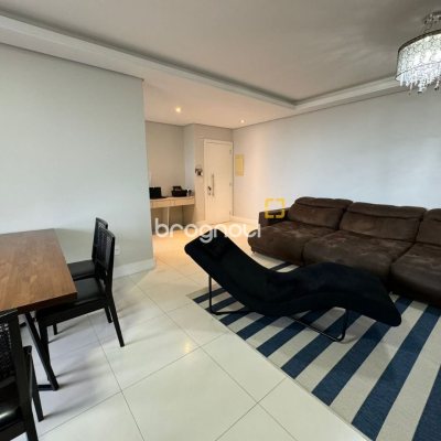 Apartamento com 124m², 3 quartos (sendo 2 suítes), 2 garagens, no bairro Balneário em Florianópolis