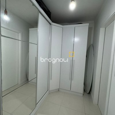 Apartamento com 124m², 3 quartos (sendo 2 suítes), 2 garagens, no bairro Balneário em Florianópolis