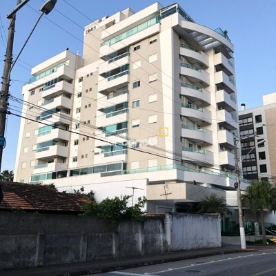 Apartamento com 124m², 3 quartos (sendo 2 suítes), 2 garagens, no bairro Balneário em Florianópolis