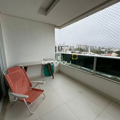 Apartamento com 124m², 3 quartos (sendo 2 suítes), 2 garagens, no bairro Balneário em Florianópolis