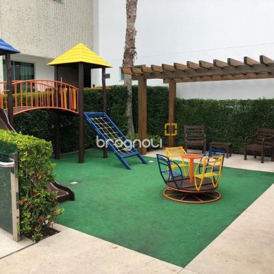 Apartamento com 124m², 3 quartos (sendo 2 suítes), 2 garagens, no bairro Balneário em Florianópolis
