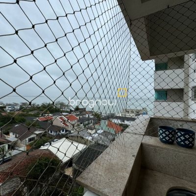 Apartamento com 124m², 3 quartos (sendo 2 suítes), 2 garagens, no bairro Balneário em Florianópolis