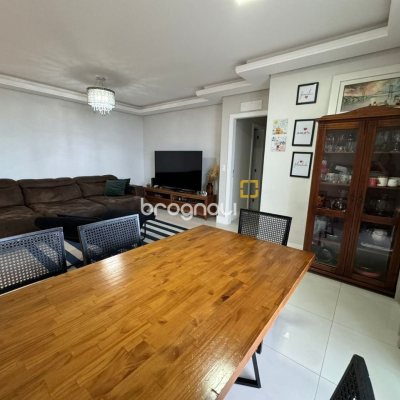 Apartamento com 124m², 3 quartos (sendo 2 suítes), 2 garagens, no bairro Balneário em Florianópolis