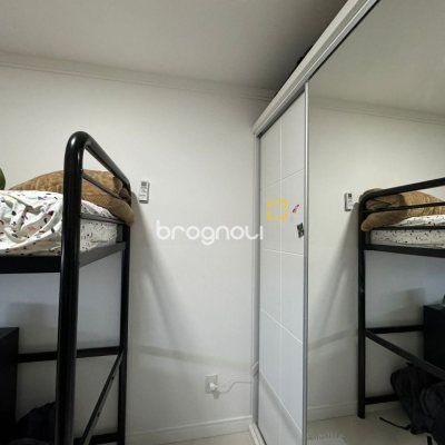 Apartamento com 124m², 3 quartos (sendo 2 suítes), 2 garagens, no bairro Balneário em Florianópolis