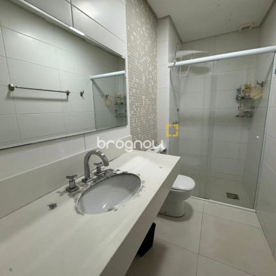 Apartamento com 124m², 3 quartos (sendo 2 suítes), 2 garagens, no bairro Balneário em Florianópolis
