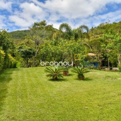 Casa com 320m², 4 quartos (sendo 3 suítes), 4 garagens, no bairro Ribeirão da Ilha em Florianópolis