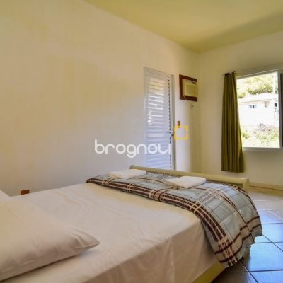 Casa com 320m², 4 quartos (sendo 3 suítes), 4 garagens, no bairro Ribeirão da Ilha em Florianópolis