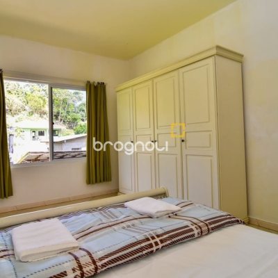 Casa com 320m², 4 quartos (sendo 3 suítes), 4 garagens, no bairro Ribeirão da Ilha em Florianópolis