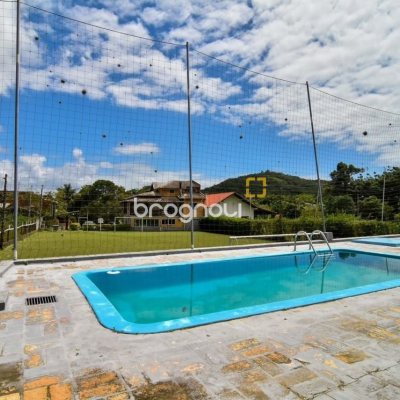 Casa com 320m², 4 quartos (sendo 3 suítes), 4 garagens, no bairro Ribeirão da Ilha em Florianópolis