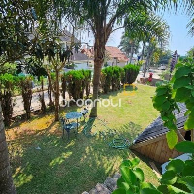Casa com 450m², 4 quartos (sendo 4 suítes), 8 garagens, no bairro Praia Brava em Florianópolis