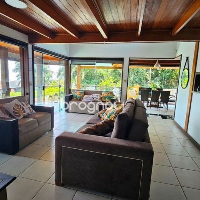 Casa com 450m², 4 quartos (sendo 4 suítes), 8 garagens, no bairro Praia Brava em Florianópolis