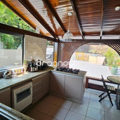 Casa com 450m², 4 quartos (sendo 4 suítes), 8 garagens, no bairro Praia Brava em Florianópolis