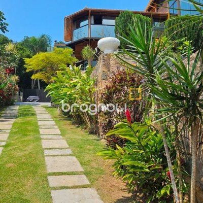 Casa com 450m², 4 quartos (sendo 4 suítes), 8 garagens, no bairro Praia Brava em Florianópolis