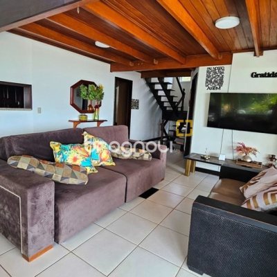Casa com 450m², 4 quartos (sendo 4 suítes), 8 garagens, no bairro Praia Brava em Florianópolis