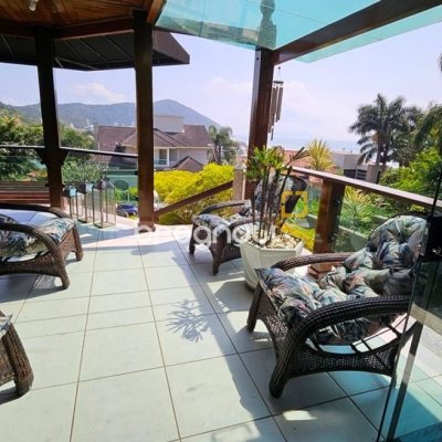 Casa com 450m², 4 quartos (sendo 4 suítes), 8 garagens, no bairro Praia Brava em Florianópolis
