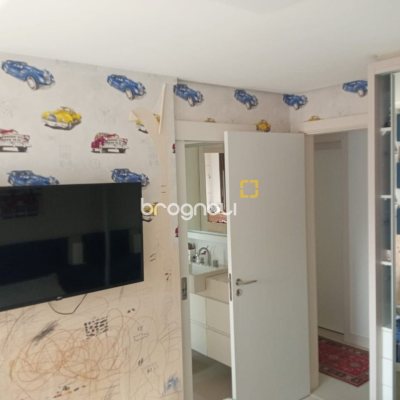 Apartamento com 100m², 3 quartos (sendo 1 suíte), 2 garagens, no bairro Balneário em Florianópolis