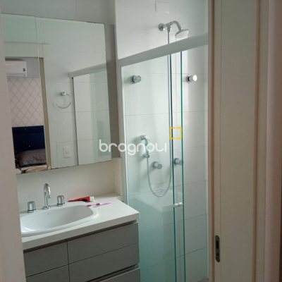 Apartamento com 100m², 3 quartos (sendo 1 suíte), 2 garagens, no bairro Balneário em Florianópolis