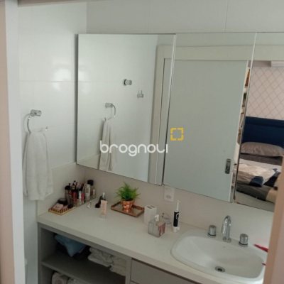 Apartamento com 100m², 3 quartos (sendo 1 suíte), 2 garagens, no bairro Balneário em Florianópolis