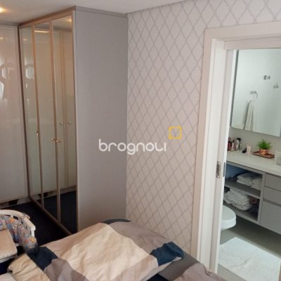 Apartamento com 100m², 3 quartos (sendo 1 suíte), 2 garagens, no bairro Balneário em Florianópolis
