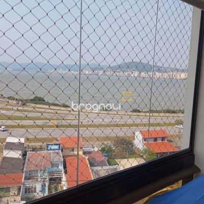 Apartamento com 100m², 3 quartos (sendo 1 suíte), 2 garagens, no bairro Balneário em Florianópolis