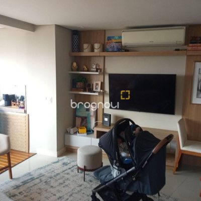 Apartamento com 100m², 3 quartos (sendo 1 suíte), 2 garagens, no bairro Balneário em Florianópolis