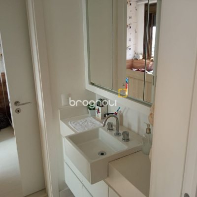 Apartamento com 100m², 3 quartos (sendo 1 suíte), 2 garagens, no bairro Balneário em Florianópolis