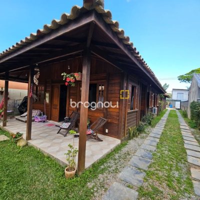 Casa com 82m², 2 quartos (sendo 1 suíte), 1 garagem, no bairro Campeche em Florianópolis
