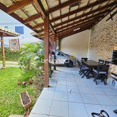 Casa com 82m², 2 quartos (sendo 1 suíte), 1 garagem, no bairro Campeche em Florianópolis