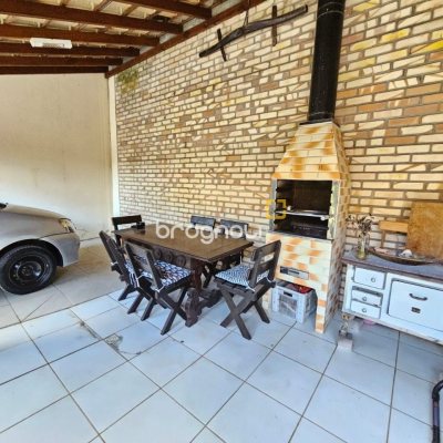 Casa com 82m², 2 quartos (sendo 1 suíte), 1 garagem, no bairro Campeche em Florianópolis
