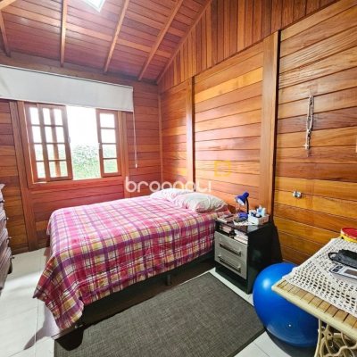 Casa com 82m², 2 quartos (sendo 1 suíte), 1 garagem, no bairro Campeche em Florianópolis