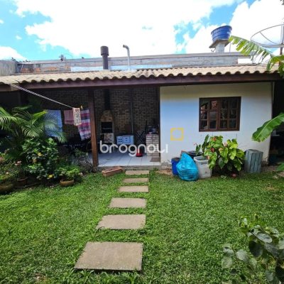 Casa com 82m², 2 quartos (sendo 1 suíte), 1 garagem, no bairro Campeche em Florianópolis