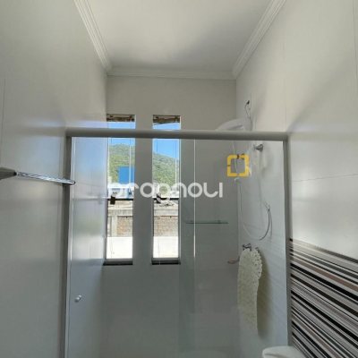 Casa de Condomínio com 223m², 4 quartos (sendo 3 suítes), 2 garagens, no bairro Ingleses em Florianópolis