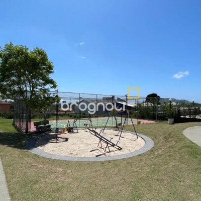 Casa de Condomínio com 223m², 4 quartos (sendo 3 suítes), 2 garagens, no bairro Ingleses em Florianópolis