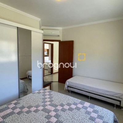 Casa de Condomínio com 223m², 4 quartos (sendo 3 suítes), 2 garagens, no bairro Ingleses em Florianópolis