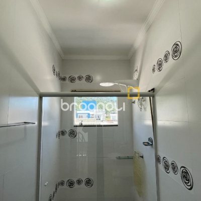 Casa de Condomínio com 223m², 4 quartos (sendo 3 suítes), 2 garagens, no bairro Ingleses em Florianópolis