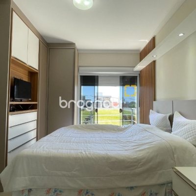 Casa de Condomínio com 223m², 4 quartos (sendo 3 suítes), 2 garagens, no bairro Ingleses em Florianópolis