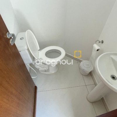 Casa de Condomínio com 223m², 4 quartos (sendo 3 suítes), 2 garagens, no bairro Ingleses em Florianópolis