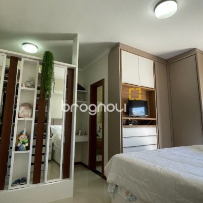 Casa de Condomínio com 223m², 4 quartos (sendo 3 suítes), 2 garagens, no bairro Ingleses em Florianópolis