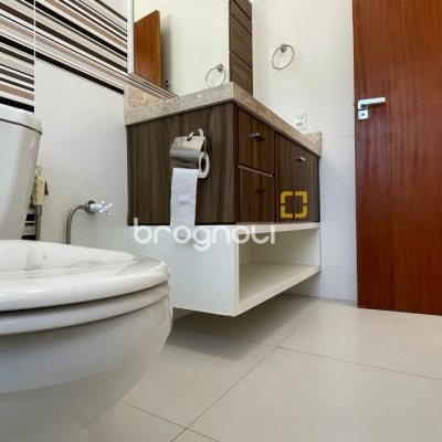 Casa de Condomínio com 223m², 4 quartos (sendo 3 suítes), 2 garagens, no bairro Ingleses em Florianópolis