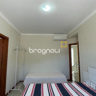 Casa de Condomínio com 223m², 4 quartos (sendo 3 suítes), 2 garagens, no bairro Ingleses em Florianópolis