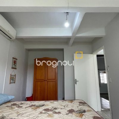 Casa com 256m², 4 quartos (sendo 1 suíte), 4 garagens, no bairro Ingleses em Florianópolis
