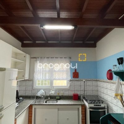 Casa com 256m², 4 quartos (sendo 1 suíte), 4 garagens, no bairro Ingleses em Florianópolis