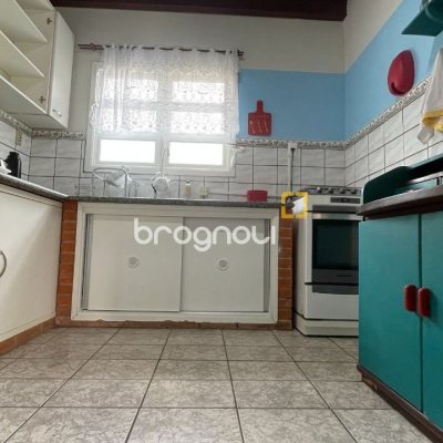 Casa com 256m², 4 quartos (sendo 1 suíte), 4 garagens, no bairro Ingleses em Florianópolis