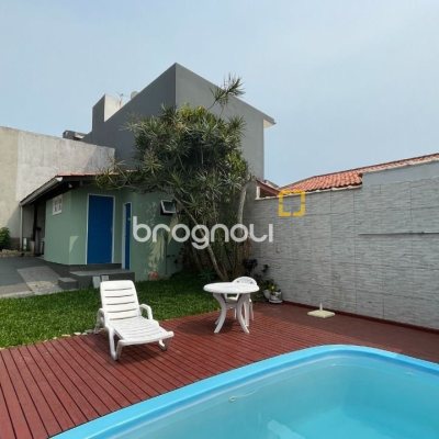 Casa com 256m², 4 quartos (sendo 1 suíte), 4 garagens, no bairro Ingleses em Florianópolis