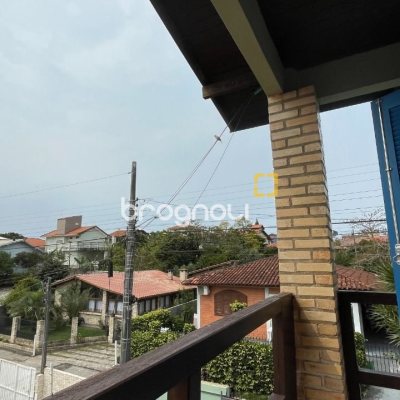Casa com 256m², 4 quartos (sendo 1 suíte), 4 garagens, no bairro Ingleses em Florianópolis