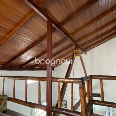 Casa com 256m², 4 quartos (sendo 1 suíte), 4 garagens, no bairro Ingleses em Florianópolis