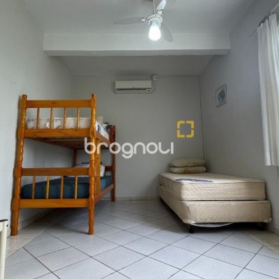 Casa com 256m², 4 quartos (sendo 1 suíte), 4 garagens, no bairro Ingleses em Florianópolis
